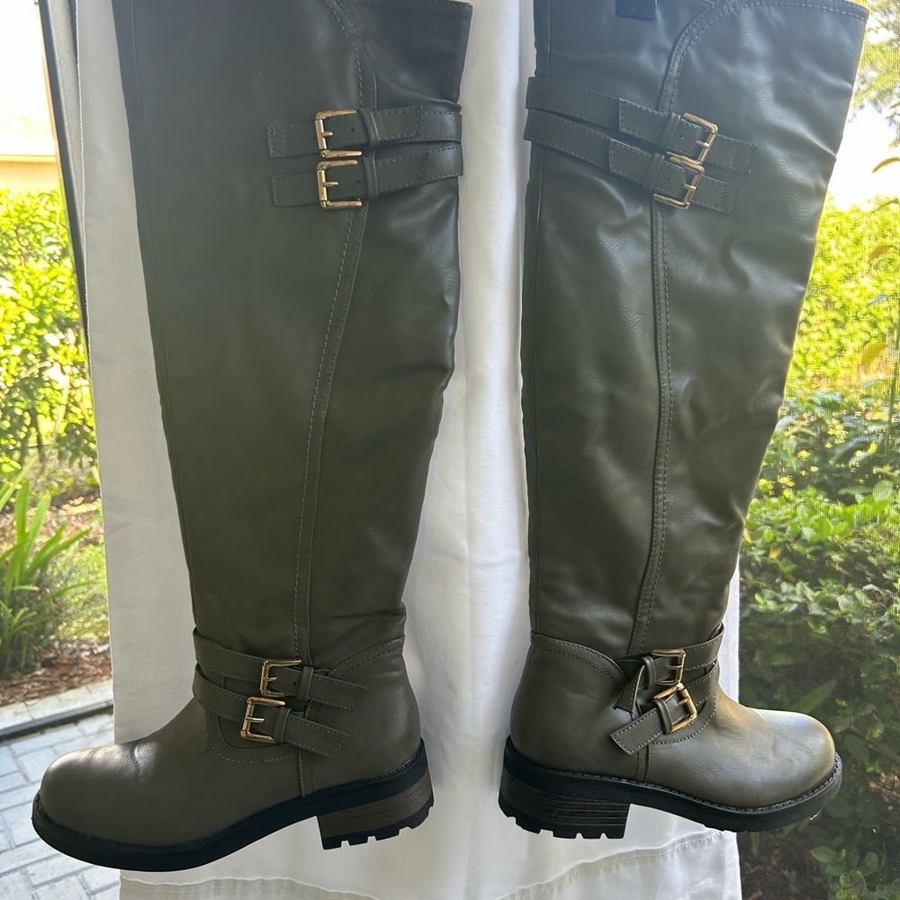 Stylish Knee-High Boots with Buckle Accents